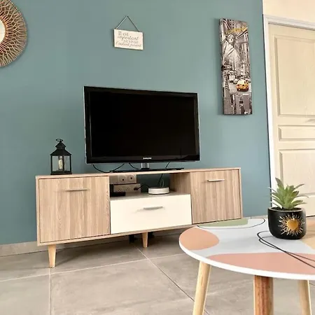Jolie Maison Au Calme, A 5 Kms De La *